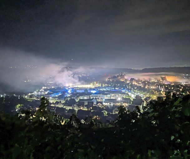 Die Rauchsäule war weithin zu sehen. Die Rauchsäule war weithin zu sehen.