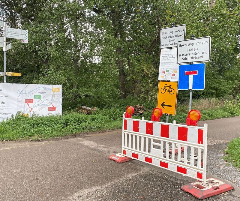 Ärgerlich sind allerdings die Umleitungen auf der Strecke, vor allem eine große Umleitung zwischen Marbach und Hoheneck. Ärgerlich sind allerdings die Umleitungen auf der Strecke, vor allem eine große Umleitung zwischen Marbach und Hoheneck.