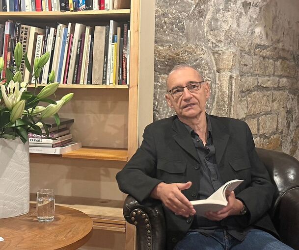 Biografische Erinnerungen in literarischem Gewand: Der Autor Andreas Hackenberg.