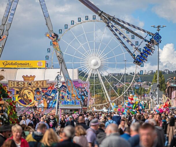 Der Cannstatter Wasen hat am Freitag eröffnet.