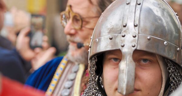 Ernster Blick: Die Ritter haben ihre Rollen sehr ernst genommen.