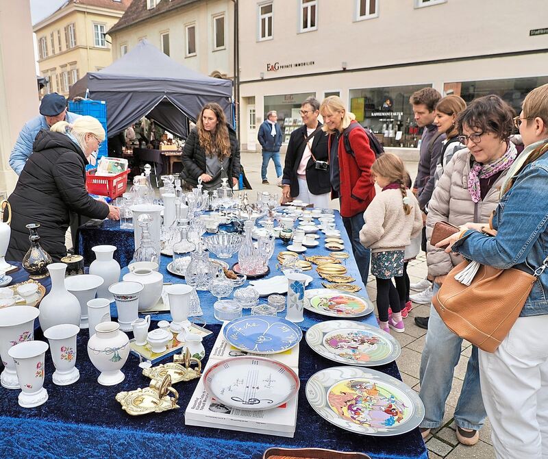 Die Auswahl an Porzellan ist groß.