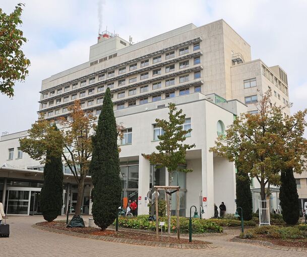 Klinikum in Ludwigsburg: Die zuständigen Ärzte weisen die Verantwortung für die missglückte Magenspiegelung von sich.