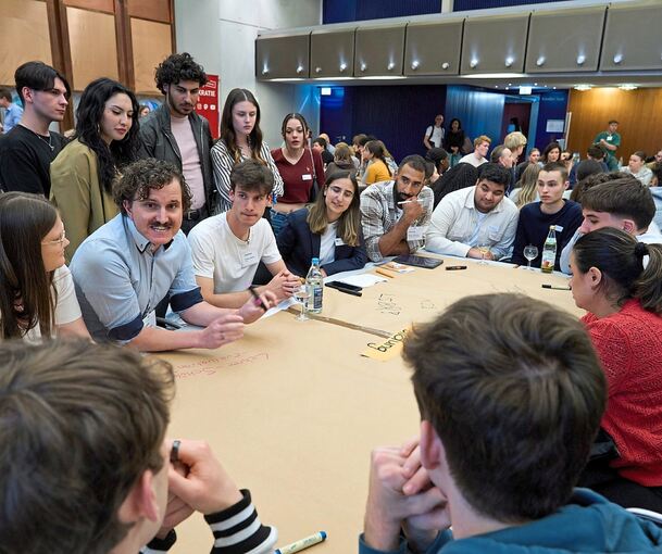 Der Jugendgemeinderat hat bei einer Diskussion mit Vertretern des Gemeinderats (Archivfoto).