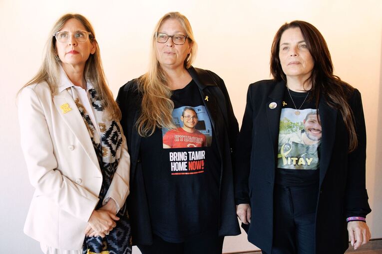 Merz trifft Angehörige von Hamas-Geiseln Merz trifft Angehörige von Hamas-Geiseln