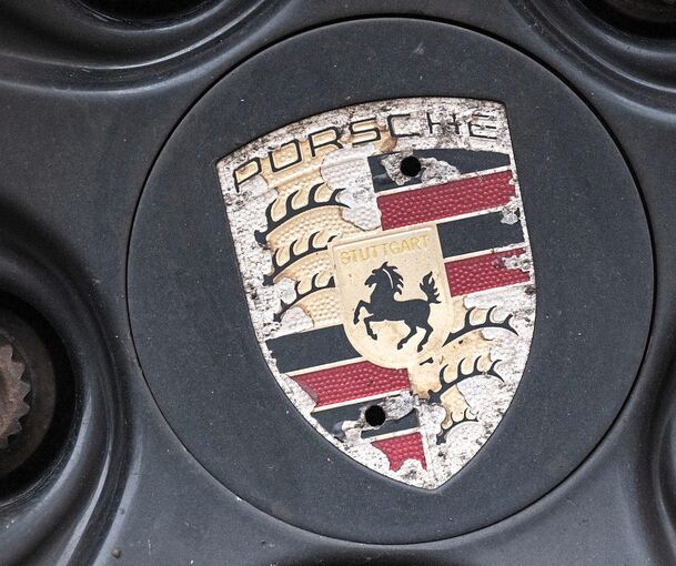 Der Sportwagenbauer prüft derzeit die Fusion der Tochterfirmen Porsche Engineering und Porsche Digital.
