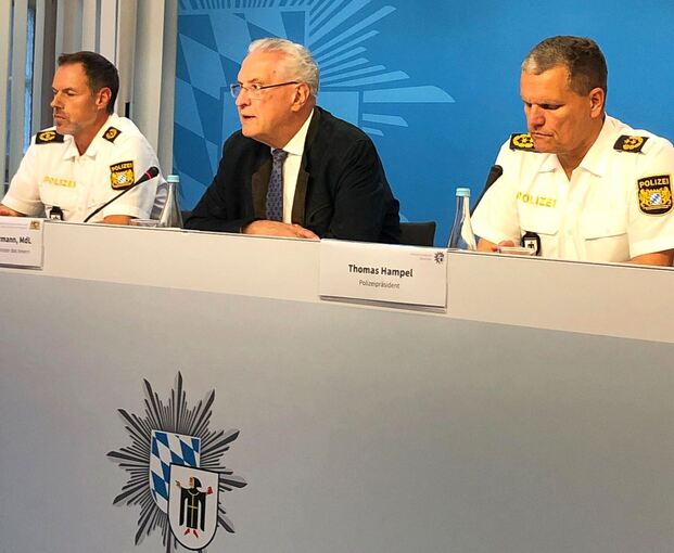 Brand in München - Pressekonferenz zu Großeinsatz von Polizei