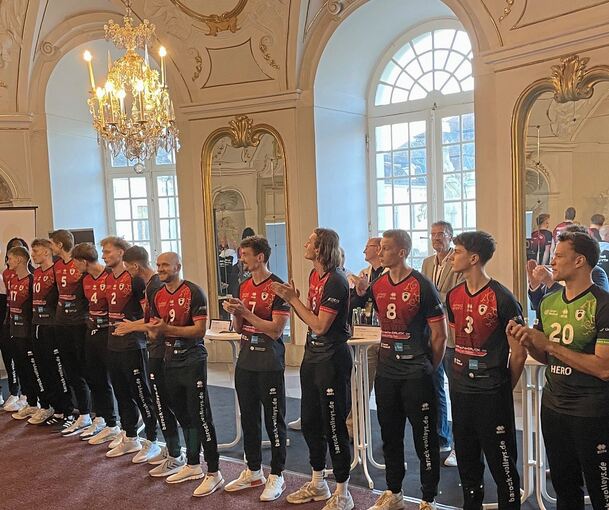 Empfang im Schloss: Die Bundesliga-Volleyballer der Barock Volleys.