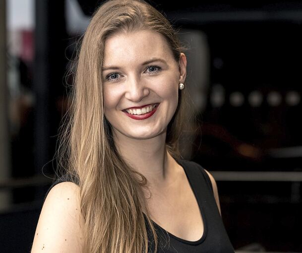 Ein Strauß von Evergreens: Sandra Bildmann singt aktuell oft in Pforzheim.