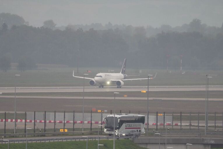Nach Drohnensichtung am Flughafen München - Flugbetrieb Nach Drohnensichtung am Flughafen München - Flugbetrieb