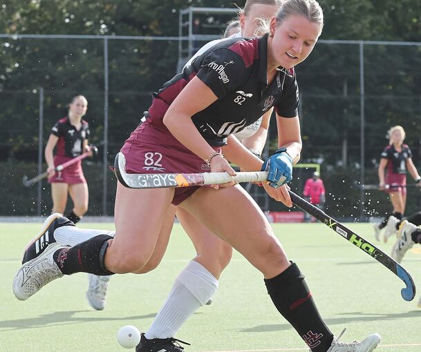 Carlotta Koch erzielt für den HCL das Tor zum 2:0.
