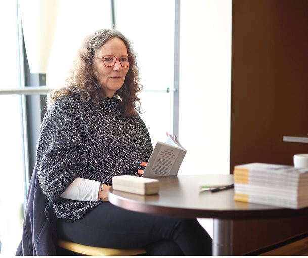 Autorin Andrea Hahn bei der Lesung in Thalia Buchhandlung in Ludwigsburg.