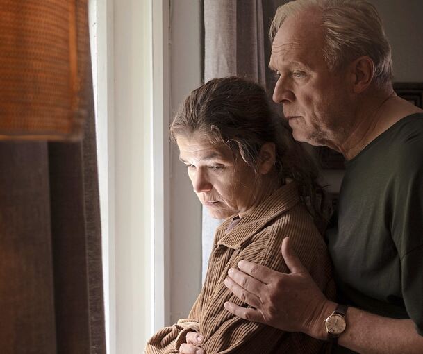 Emotionale Intensität: Anke Engelke und Ulrich Tukur in „Dann passiert das Leben“ – am 5. November kommt die Schauspielerin ins Scala.