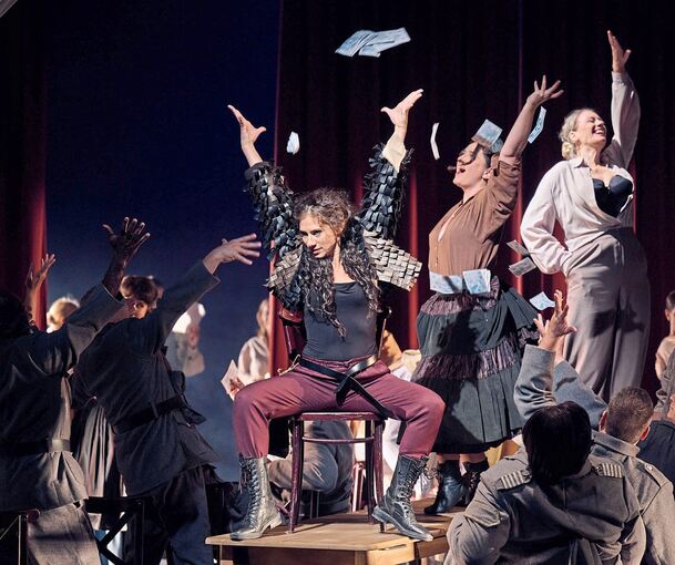Selbstbestimmte Freibeuterin: „Carmen“ – hier die alternierende Sängerin Cecilia Pastawski in der Titelpartie – wird jetzt am Theater Pforzheim gezeigt.
