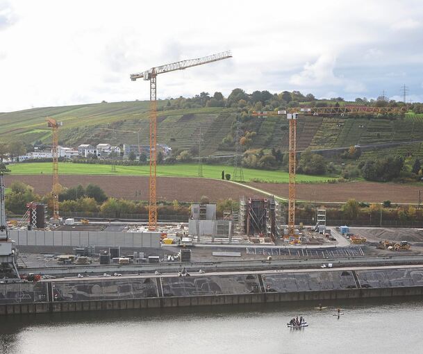 Der Bau der EnBW-Klärschlammverbrennung in Walheim schreitet voran. Die Gemeinde versucht, das Vorhaben auf dem Rechtsweg zu stoppen.