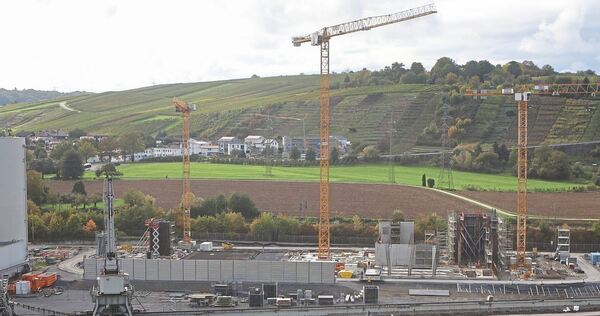 Die EnBW will am Standort ihres alten Kohlekraftwerks eine Klärschlammverbrennungsanlage errichten und hat mit dem Bau bereits begonnen.