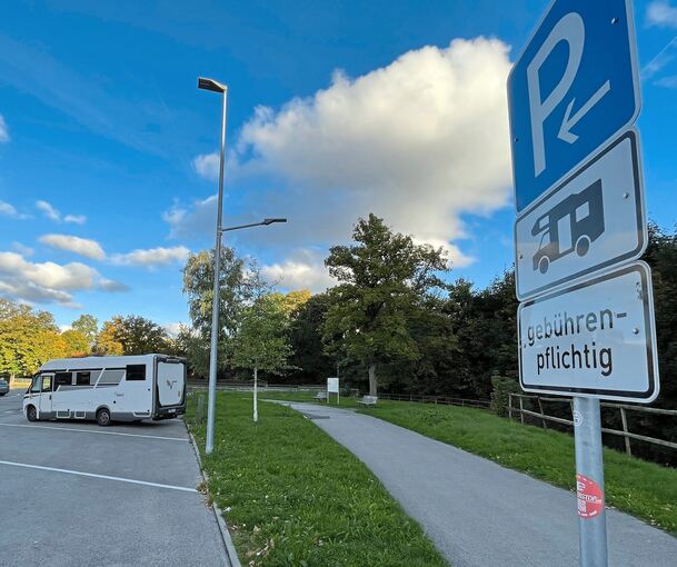 Der Wohmobilstellplatz an der Farbstraße ist bei Campern beliebt, was wohl nicht nur an der Nähe zur Altstadt liegt, sondern auch am Preis.