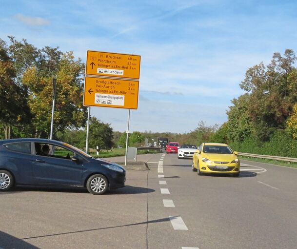Die B10-Kreuzung Vaihingen-Mitte soll bis zur Gartenschau 2029 mit einer Ampelanlage ausgerüstet werden. Vor allem das Linksabbiegen Richtung Illingen/Mühlacker gilt als Gefahrenpunkt.