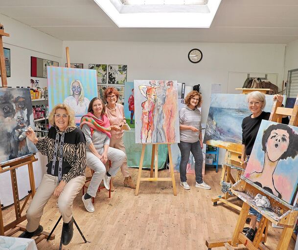 Startklar für die Jahresausstellung: Anita Delle, Cosima Haidorfer-Schmieder, Margit Korby, Iris Klinke, Gabriele Schlossberger und Bettina Schwegler (von links).