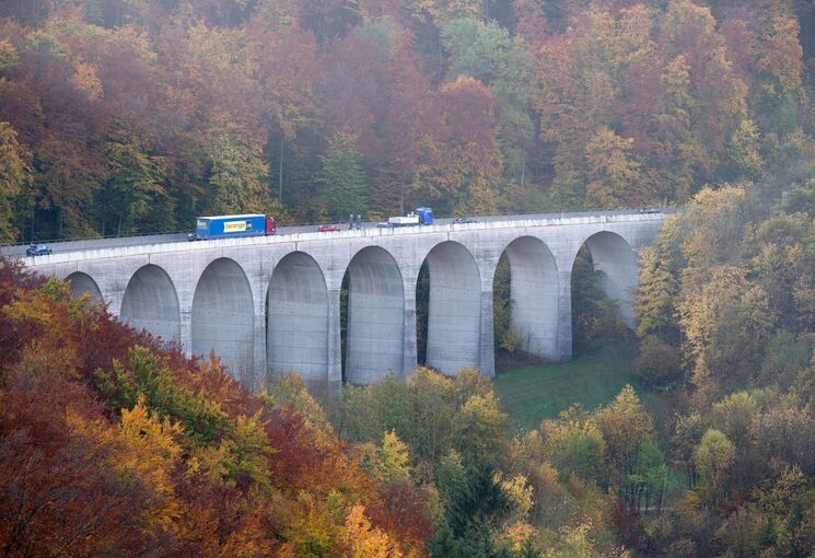 Autobahn 8