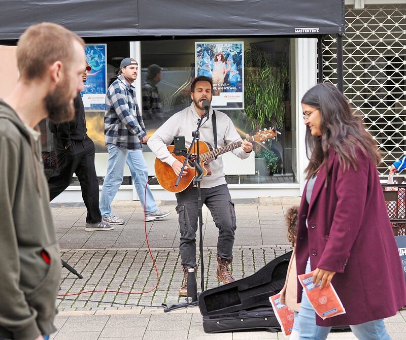Musik in der Asperger Straße.