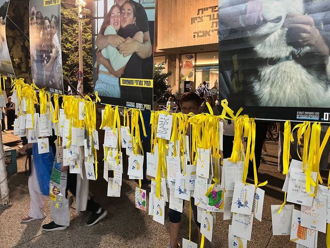 Nahostkonflikt - Israelis warten auf die Rückkehr der Geiseln