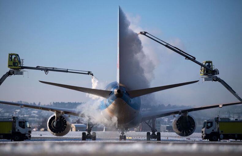 Enteisung am Stuttgarter Flughafen