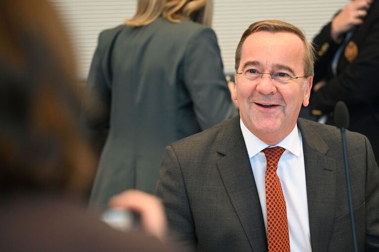 Koalitionsstreit über Wehrdienst Koalitionsstreit über Wehrdienst