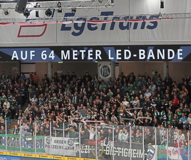 Streitobjekt: Die LED-Bande über der Enztalkurve.
