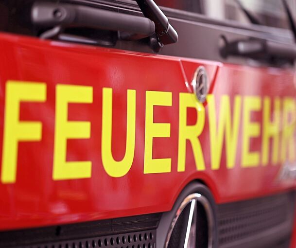Der Schaden an der Mülltonne liegt bei 300 Euro.