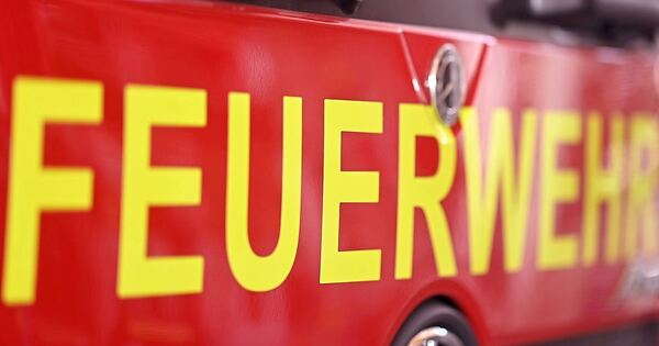 Unknown persons set fire to waste paper bin in Kornwestheim.