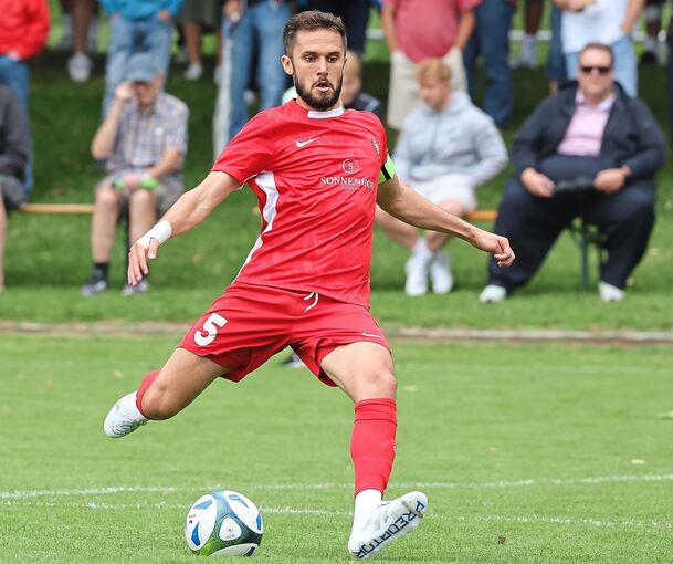 Kapitän Volkan Celiktas und die SG Sonnenhof Großaspach treffen erstmals in der Regionalliga auf die Freiberger.