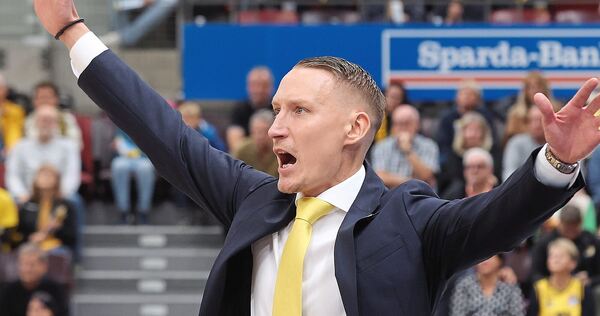 Saisonstart mit Höhen und Tiefen: Coach Mikko Riipinen will mit den MHP-Riesen ins Pokal-Viertelfinale.
