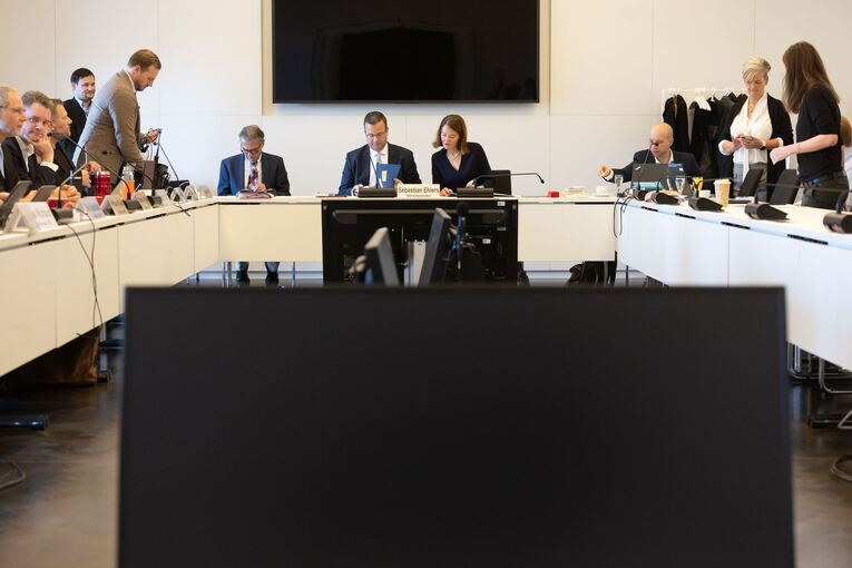 Untersuchungsausschusssitzung in Schwerin Untersuchungsausschusssitzung in Schwerin