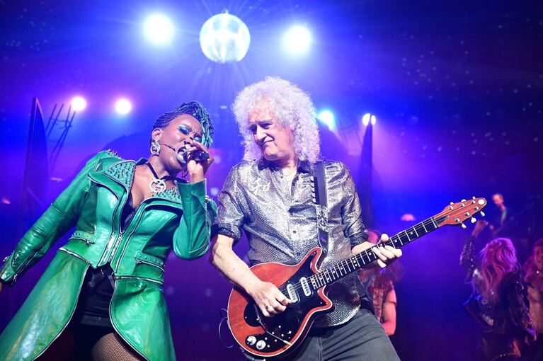 Queen Gitarrist Brian May bei Musical "We will rock you"