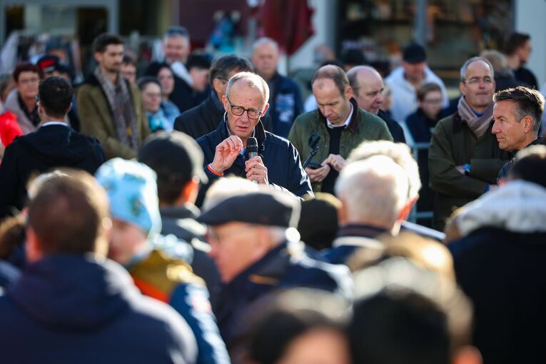 Bundeskanzler Merz zu Bürgergesprächen im Sauerland