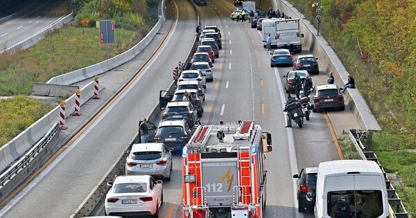 Rauch-im-Engelbergtunnel-zwischen-Leonberg-und-Gerlingen-Verkehrschaos-auf-der-A81