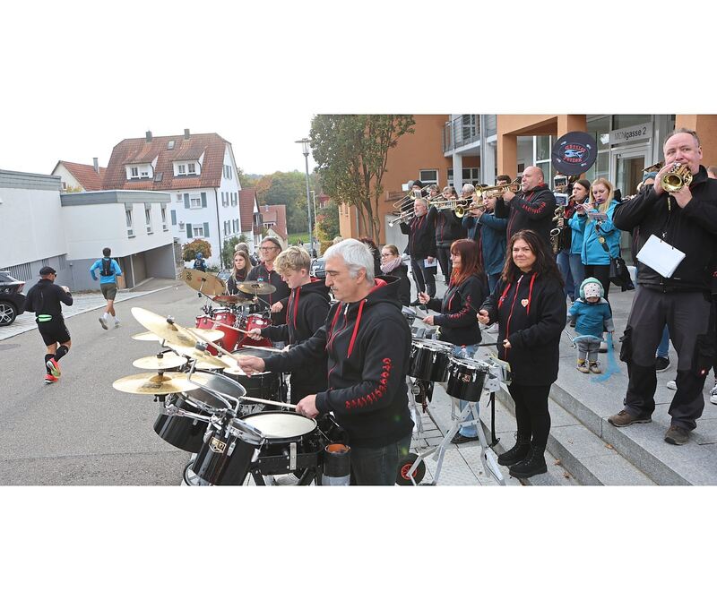 Musikalische Begleitung an der Strecke. Musikalische Begleitung an der Strecke.