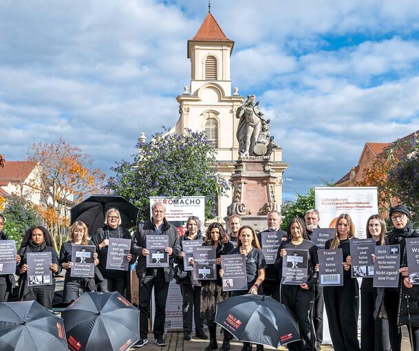 Ein stiller Protet gegen Prostitution: Der „Walk for Freedom“ auf dem Marktplatz.