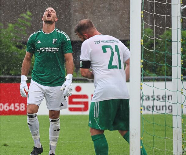 Heimerdingens Lukas Emmrich unterläuft gegen Crailsheim ein folgenschwere Patzer im Aufbauspiel.