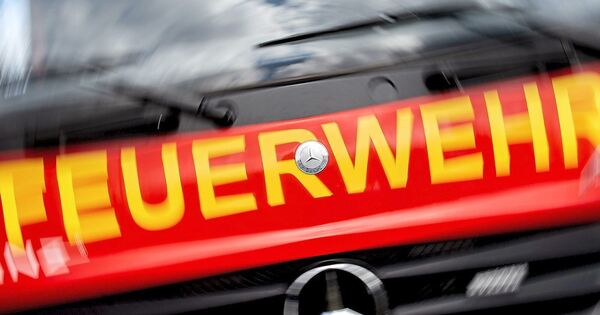 Feuer-in-Affalterbach-Schuppen-steht-in-Flammen