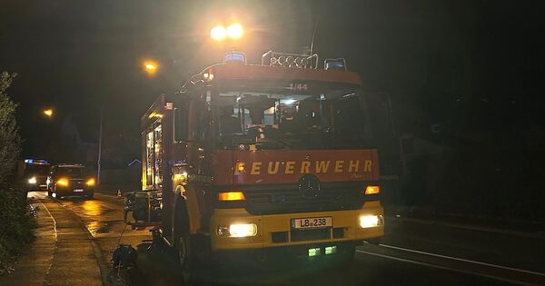 Gasaustritt-in-Ludwigsburg-Poppenweiler-Feuerwehr-mit-37-Mann-vor-Ort