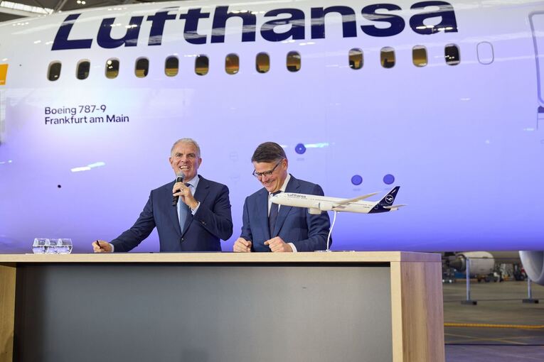 Taufe von Boing 787 auf den Namen "Frankfurt am Main"