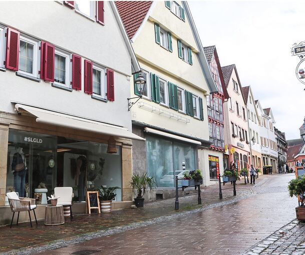 Die Boutique „Seelengold“ in der Kirchstraße zieht um in die ehemalige Buchhandlung Beurer nebenan.
