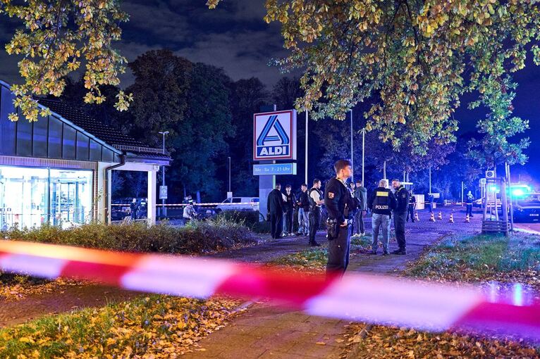 Schüsse an Supermarkt in Berlin – eine Person verletzt