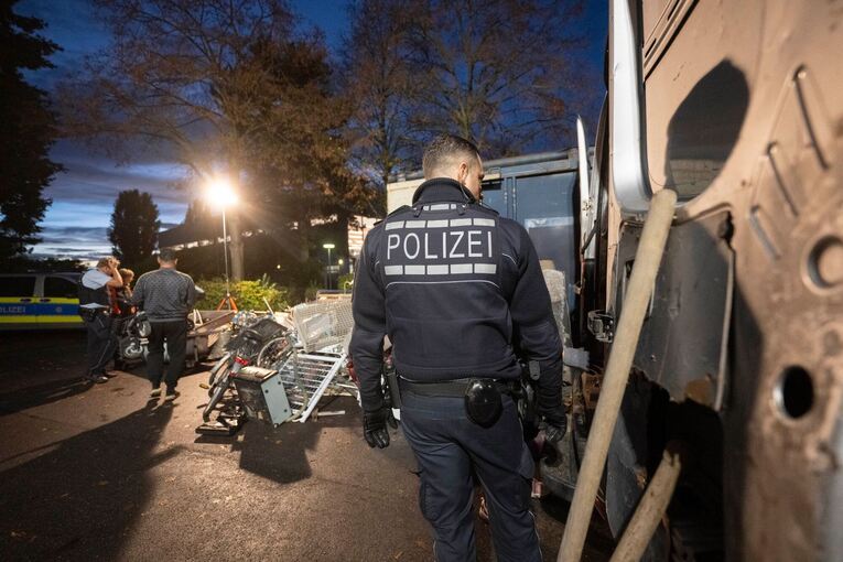 Polizei kontrolliert mutmaßliche Sperrmüll-Diebe