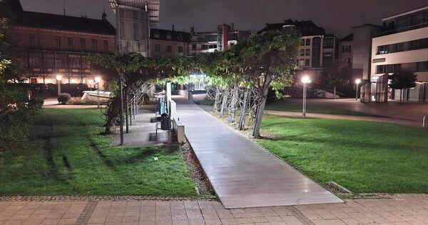 Teenager apparently threatened with a knife on Solitudeplatz