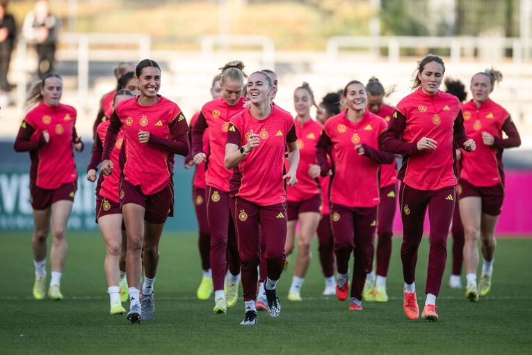 Training Fußball Nationalmannschaft Frauen