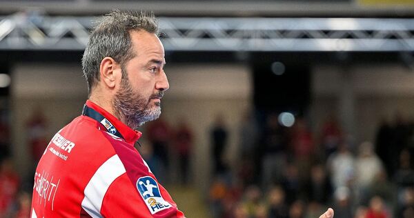 Vor seinem ersten Lehrgang als Nationaltrainer Österreichs: Iker Romero.