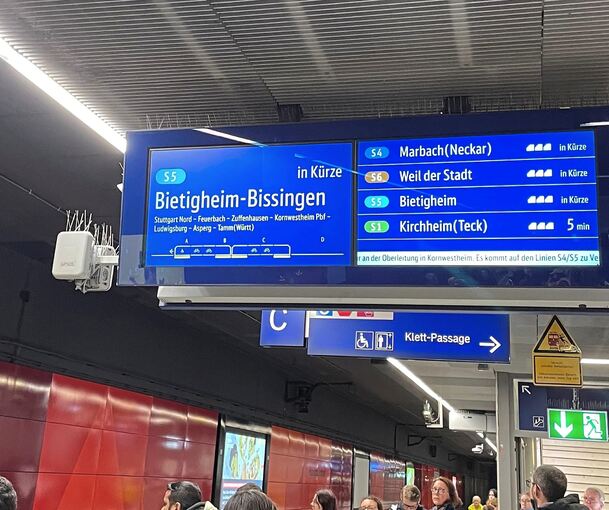 Gegen 12 Uhr sollten im Hauptbahnhof mehrere S-Bahnen „in Kürze“ einfahren – doch auch die Reihenfolge änderte sich noch.